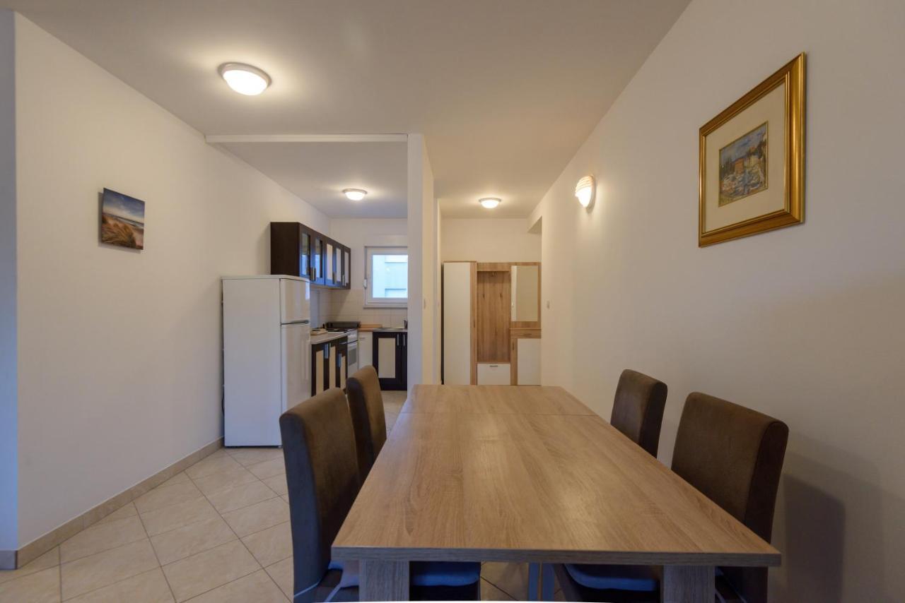 Apartment Apartman Karmela