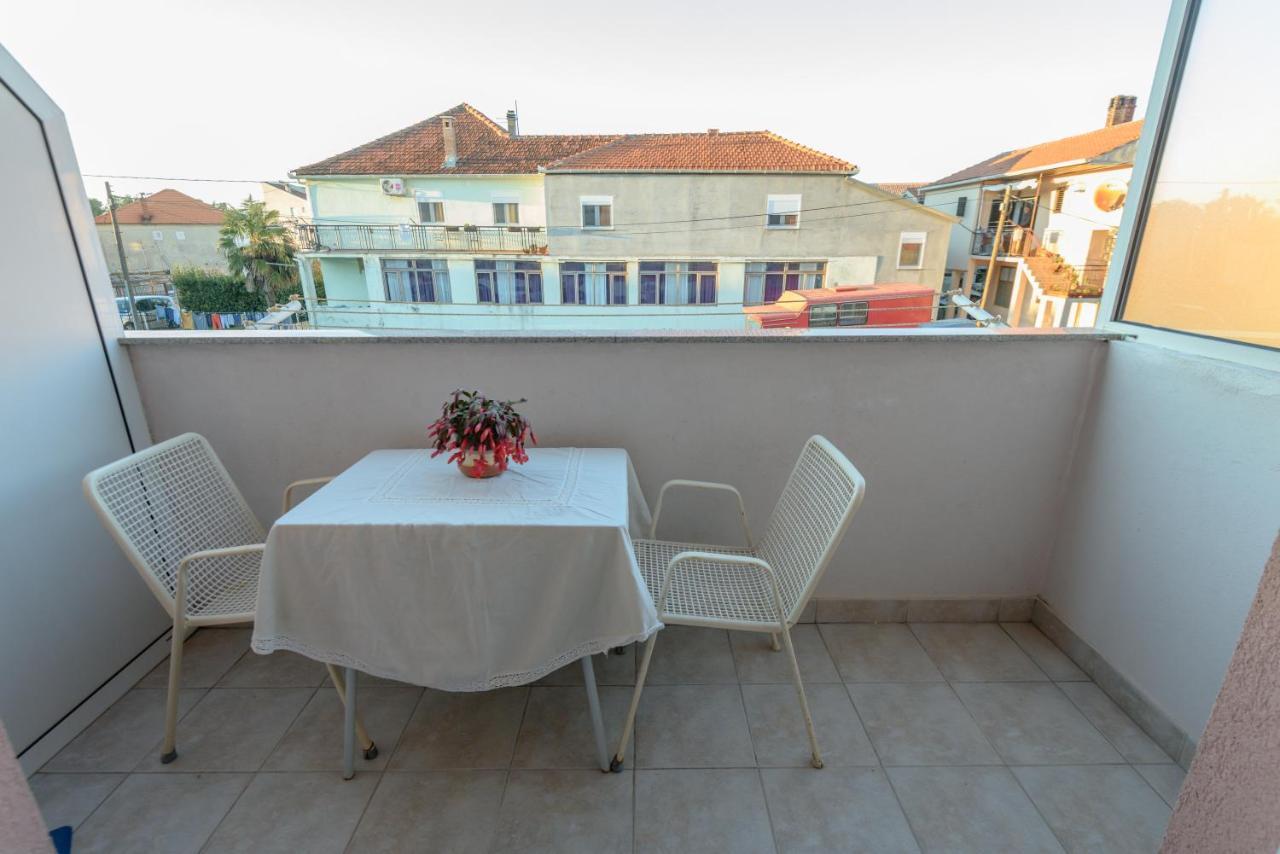 Apartman Karmela *